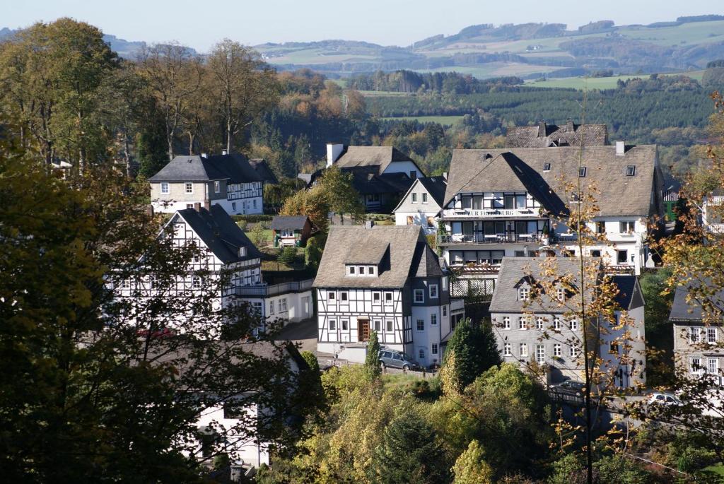 Готель Zur Fredeburg Шмалленберг Екстер'єр фото